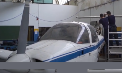 Profesional en el mantenimiento de aeronaves.